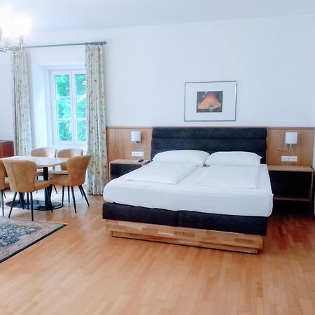 Gut Drasing Hotel Krumpendorf Bagian luar foto