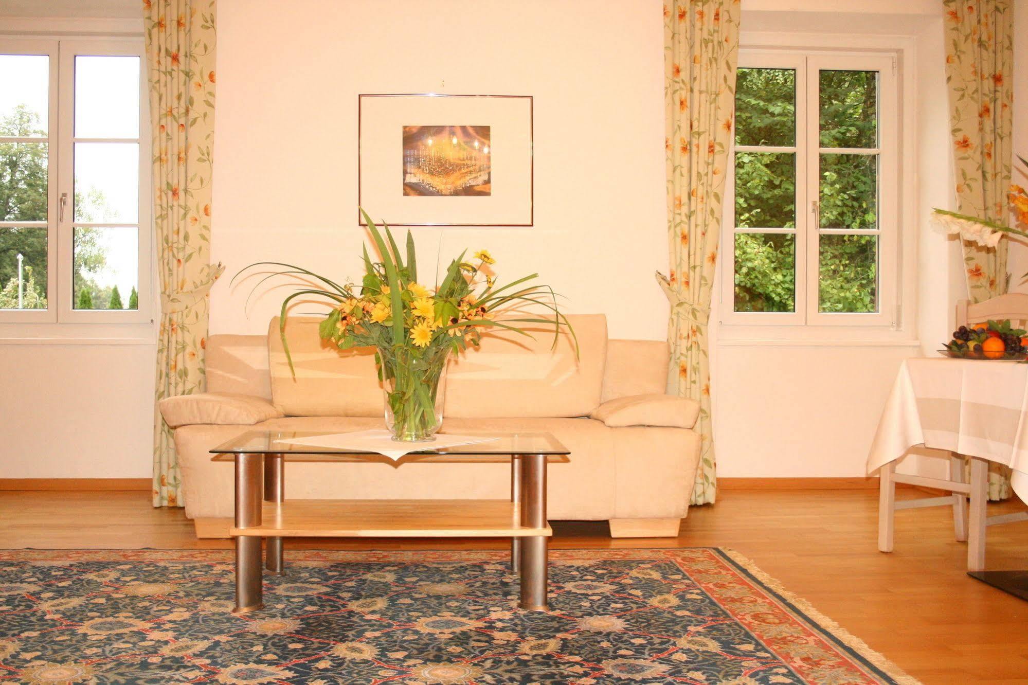 Gut Drasing Hotel Krumpendorf Bagian luar foto