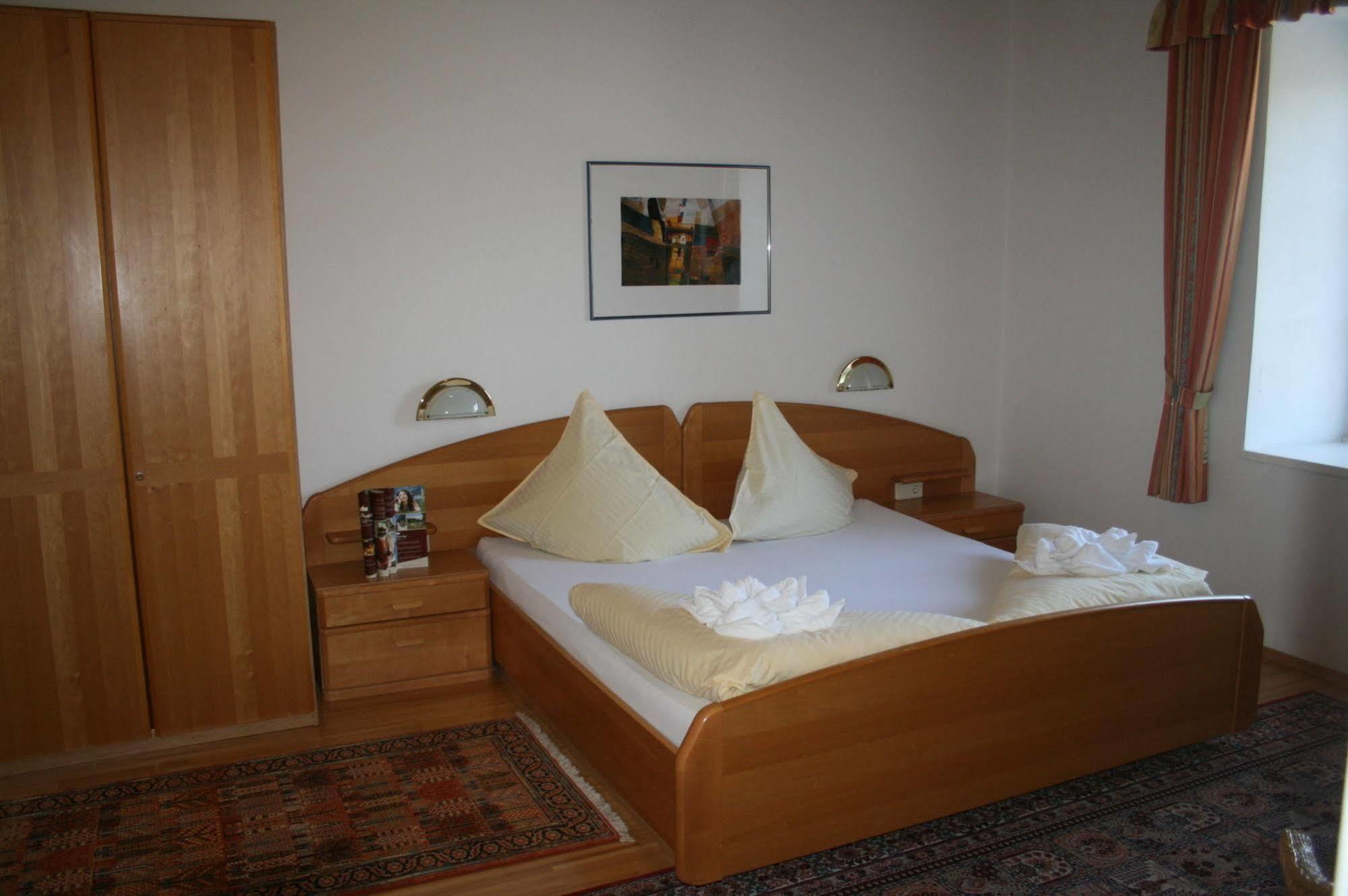 Gut Drasing Hotel Krumpendorf Bagian luar foto