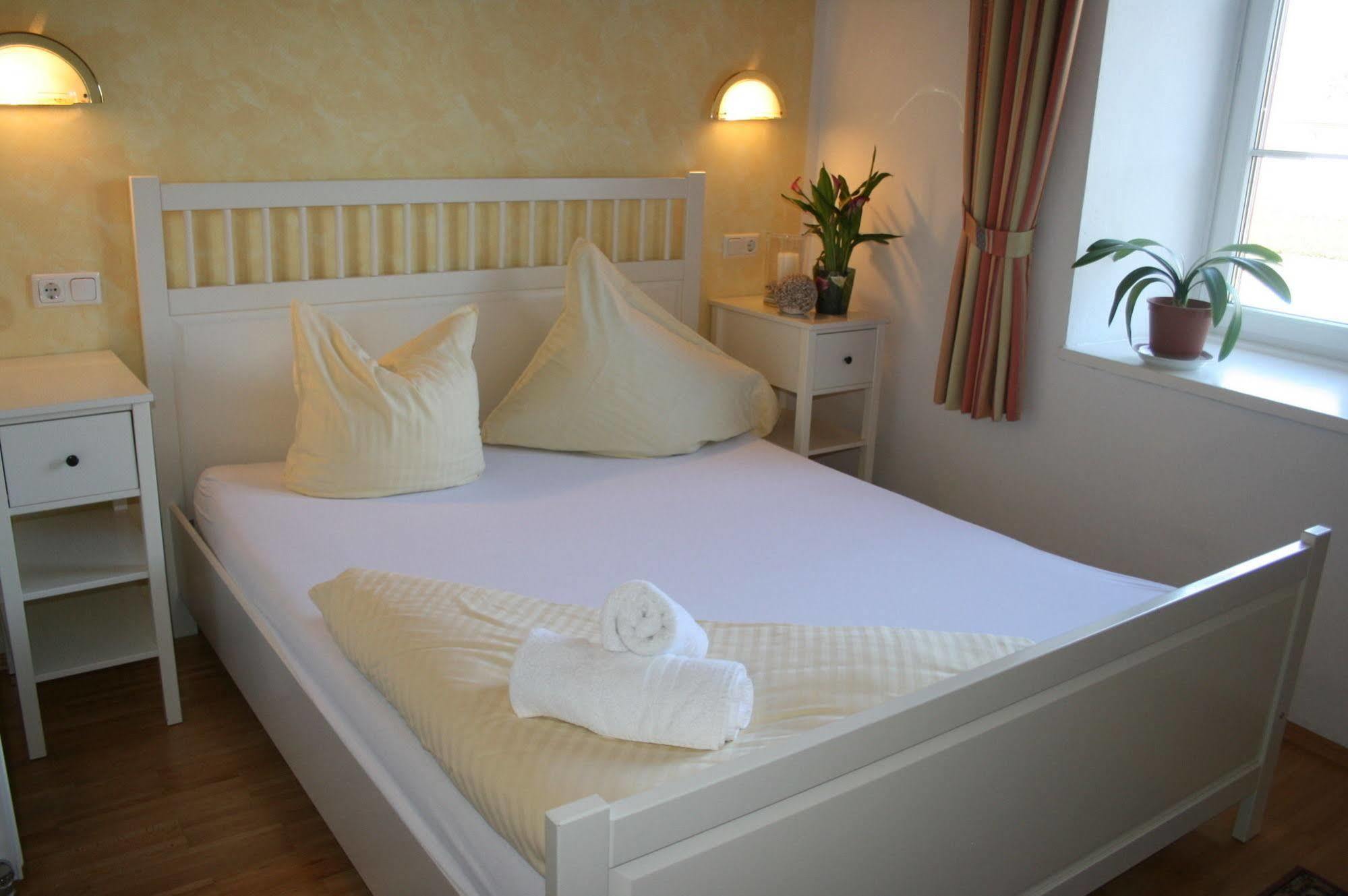 Gut Drasing Hotel Krumpendorf Bagian luar foto