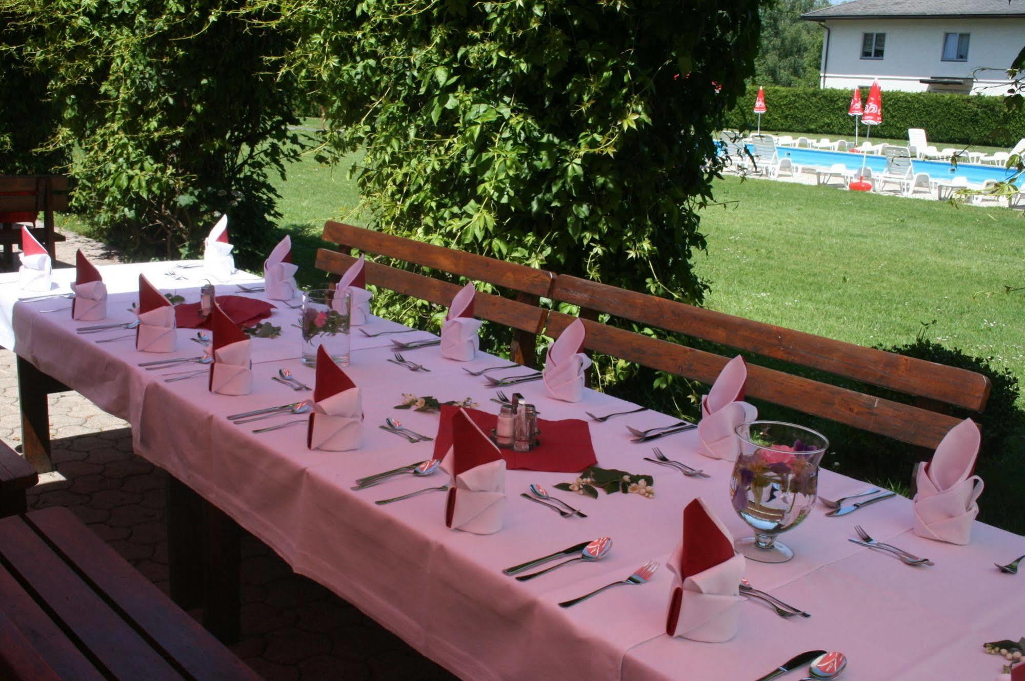 Gut Drasing Hotel Krumpendorf Bagian luar foto